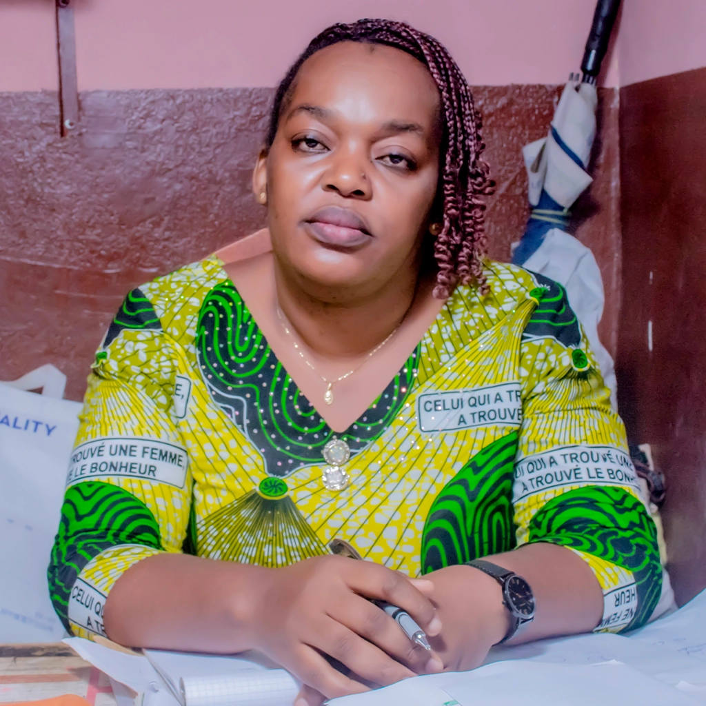 Mme. Josephine KIMBEMBE Gestionnaire