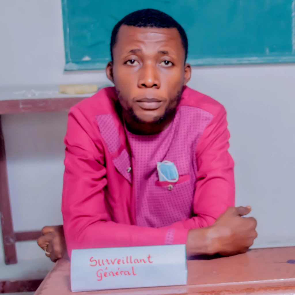 M. David MOUKALA Professeur d'Anglais